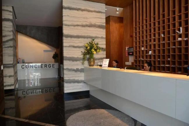 Apartamento Edf Time Ponta Verde, 523 *